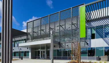 Oakland Unified School Board approves major staff reductions