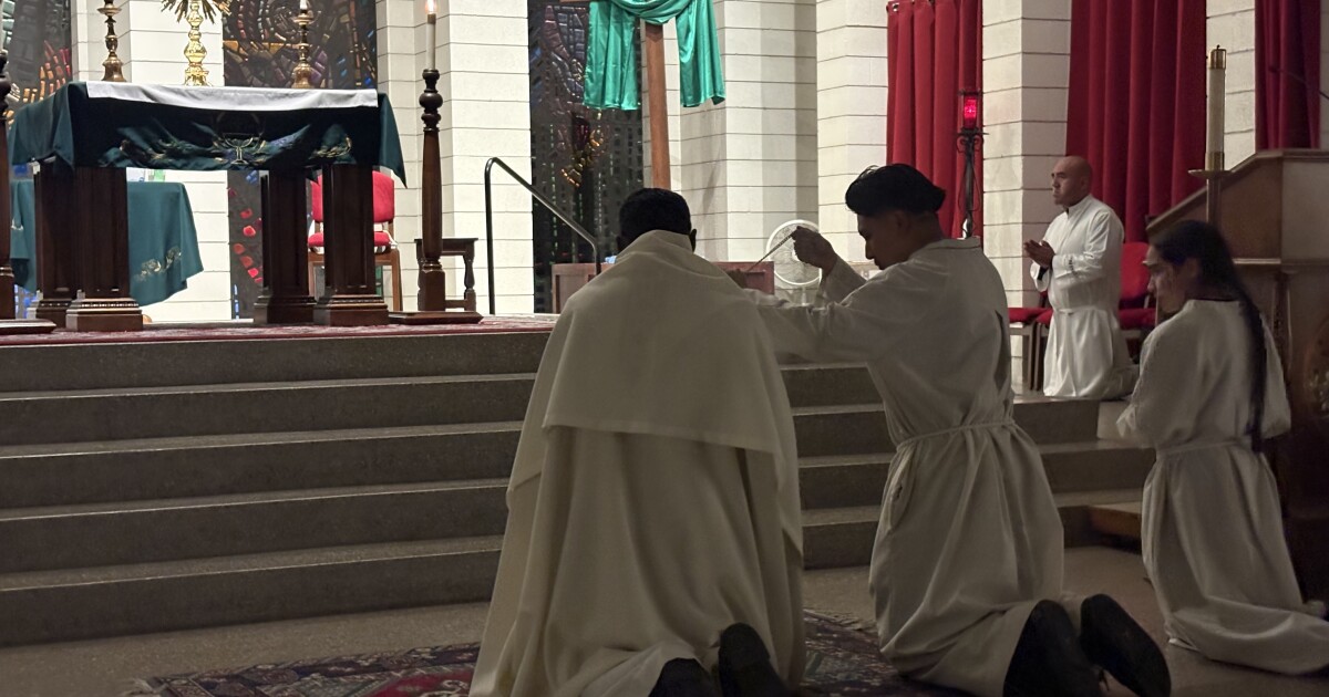 In Fresno, a ‘holy hour’ calls for peace amid polarization