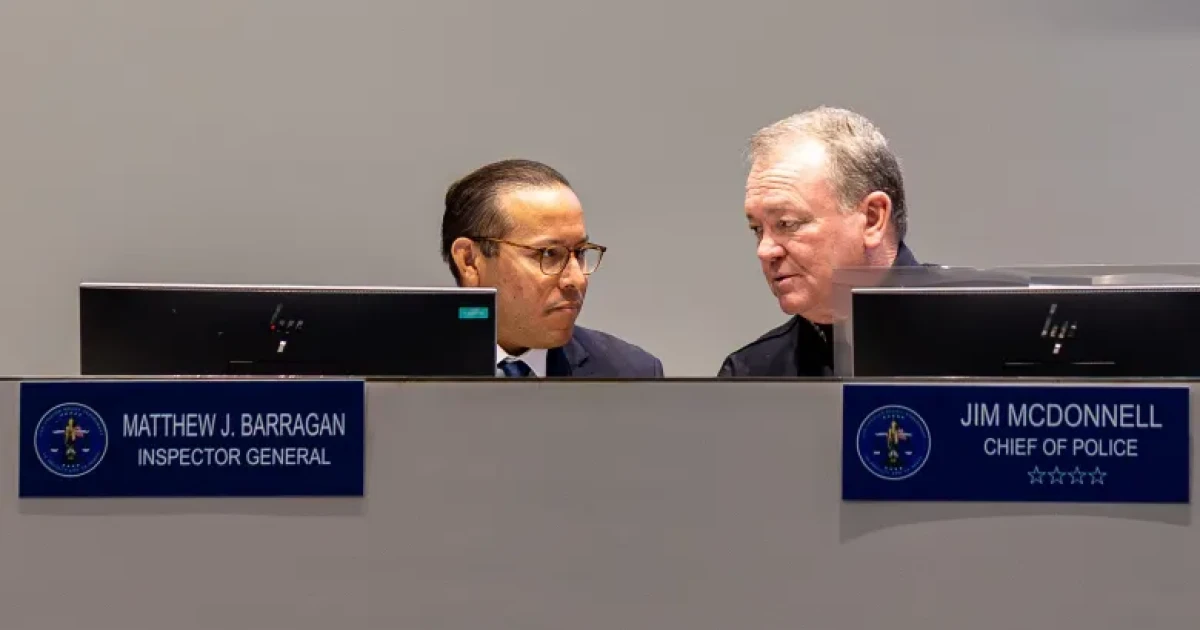 Federal agent encounters