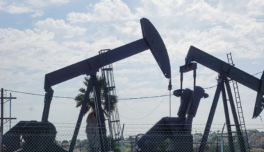 How many California schools are in the 3,200-foot buffer zone where the state bans new drilling?