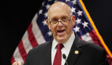 Homan announces 700 immigration officers to immediately leave Minnesota