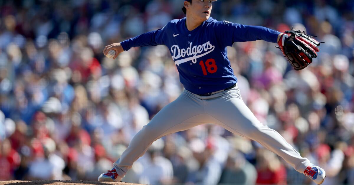 Dodgers' Yoshinobu Yamamoto gets work in during Cactus League opener