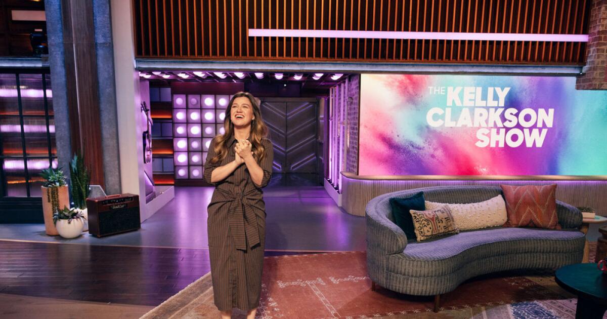 Kelly Clarkson to end talk show this fall to 'prioritize' her kids