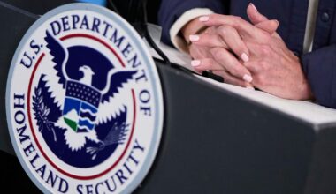 Appeals court affirms Trump policy of jailing immigrants without bond