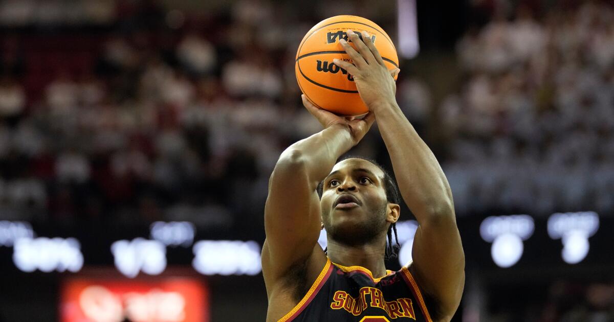 Ezra Ausar helps USC hold on for a win over struggling Rutgers