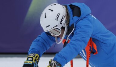 Why Olympic skiers close their eyes, sway and move before racing