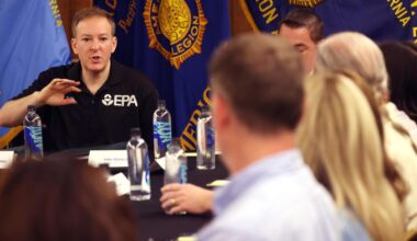 In Palisades visit, Trump officials vow to speed up permits for fire rebuilding