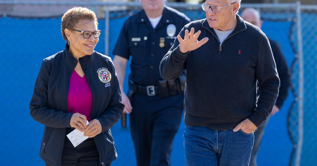 L.A. Mayor Karen Bass directed Palisades fire damage control, email shows