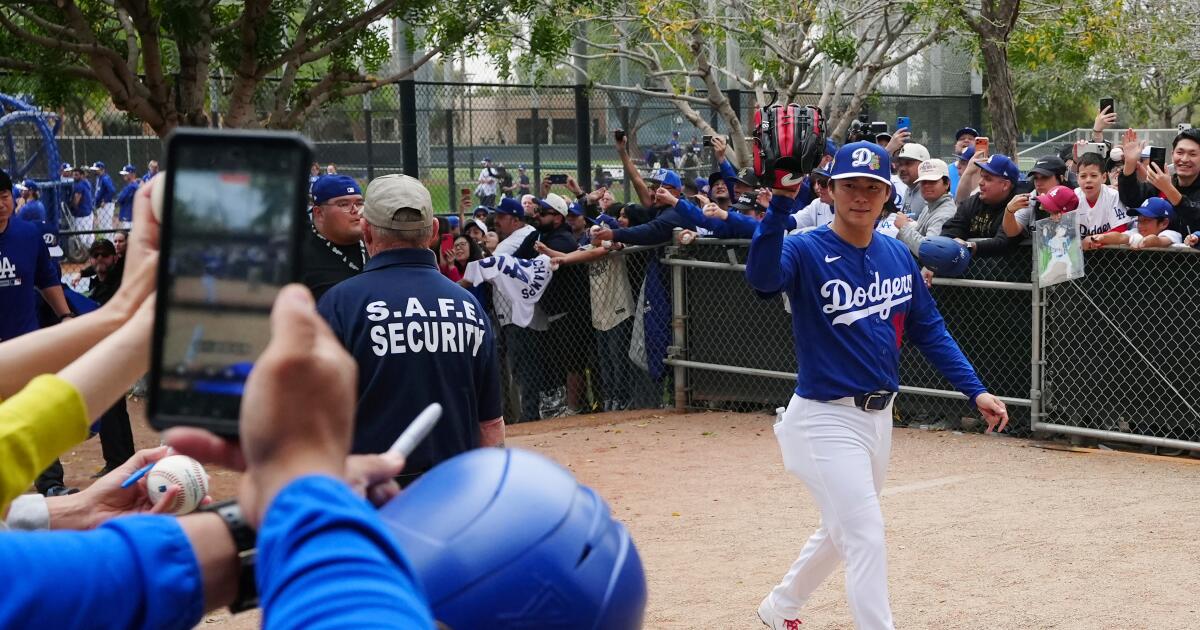 Yoshinobu Yamamoto must remain the calm in the Dodgers' storm