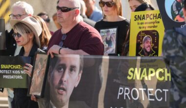 Parents protest Snapchat outside company's headquarters