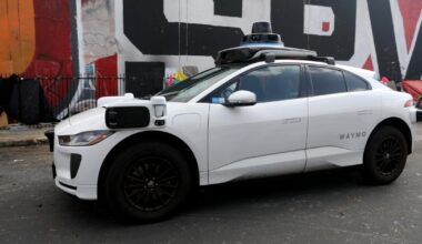 California's Teamsters call for Waymo ban, saying driverless cars threaten safety and jobs