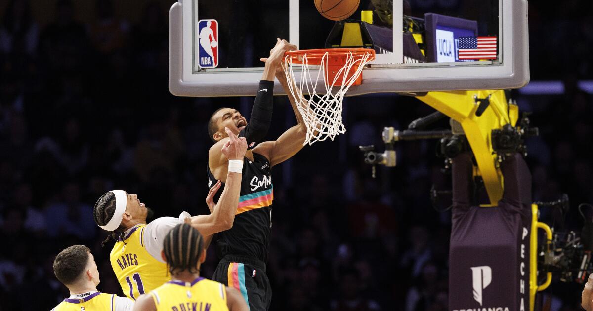 Lakers, missing their entire starting lineup, can't handle Victor Wembanyama and the Spurs