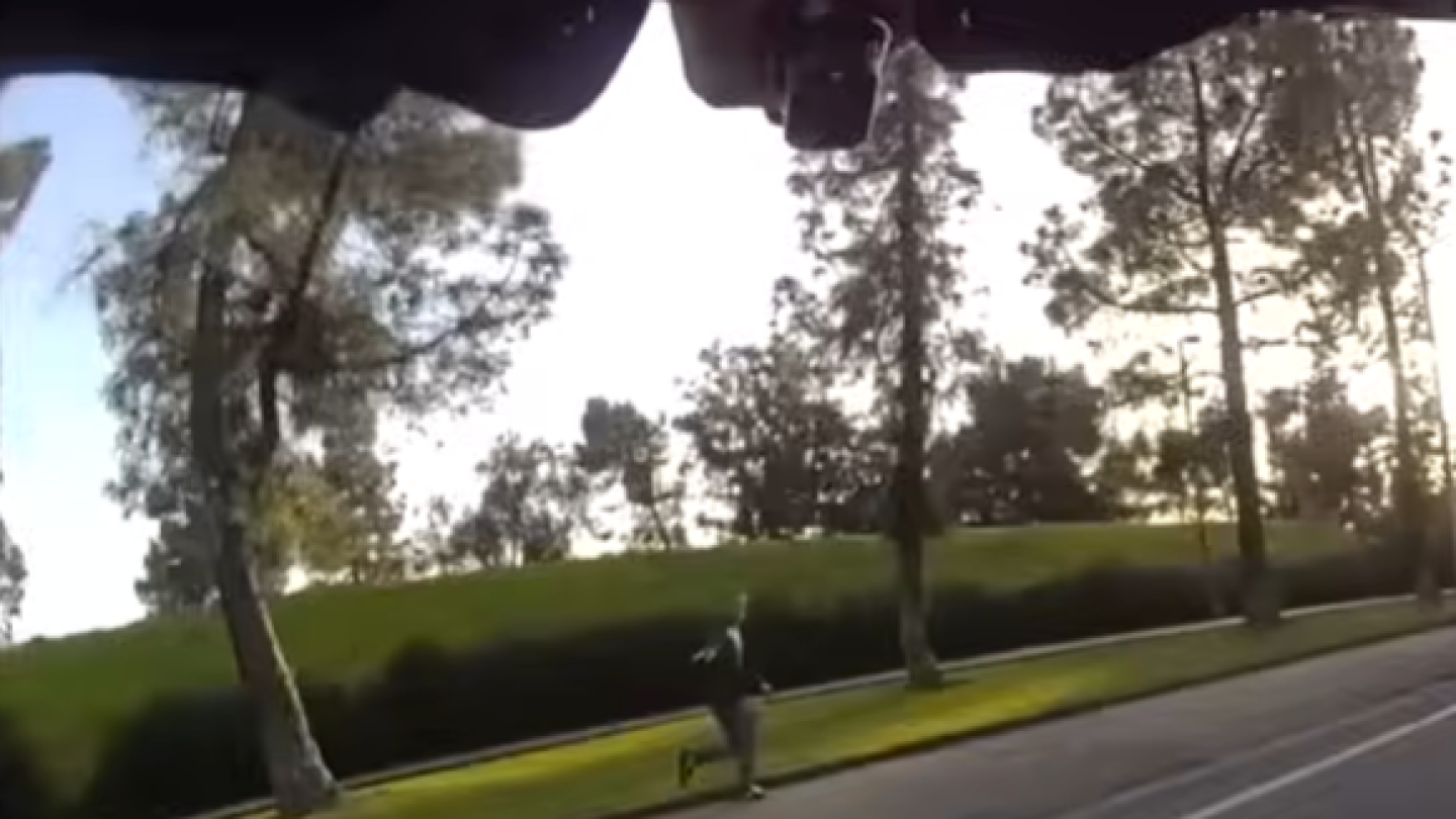 Bodycam video of bank robber point replica gun at Sacramento officers before fatal police shooting