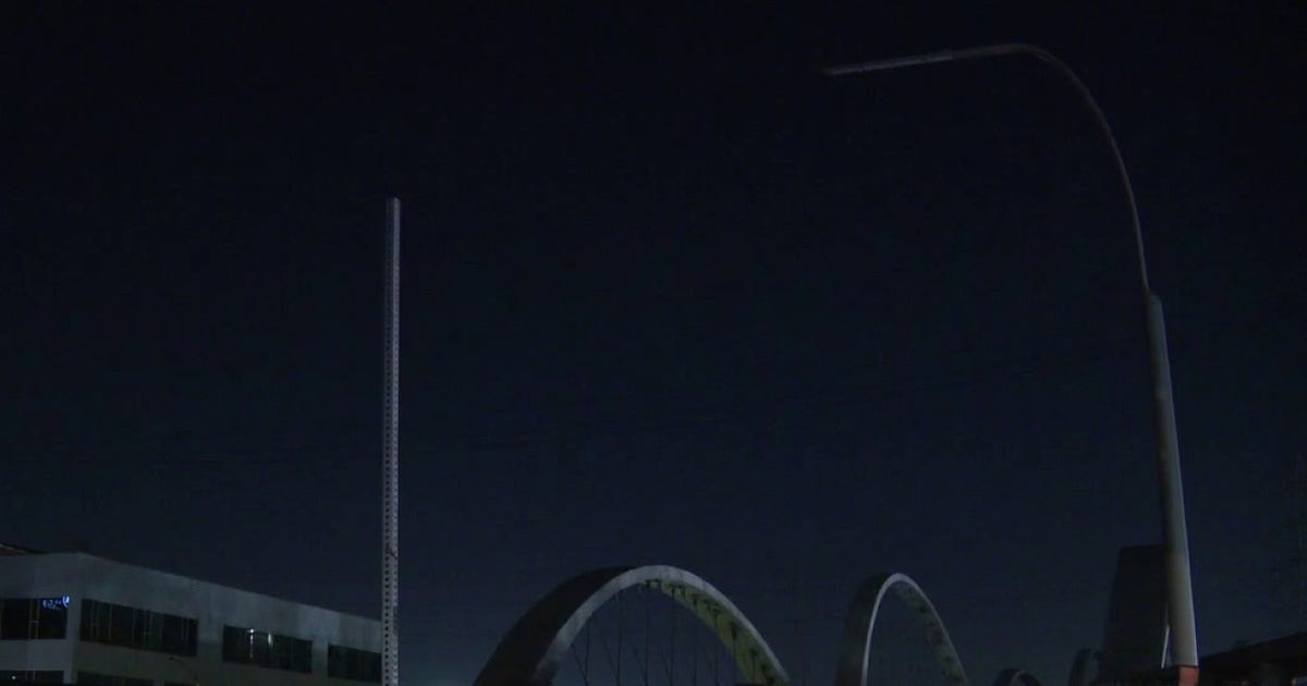 FOX 11 Exclusive: Copper wire thefts leave Los Angeles streets dark as police track growing trend