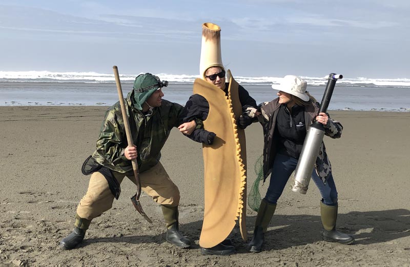 Razor Clam Dates Set for Washington Coast, Beginning Valentine's Day