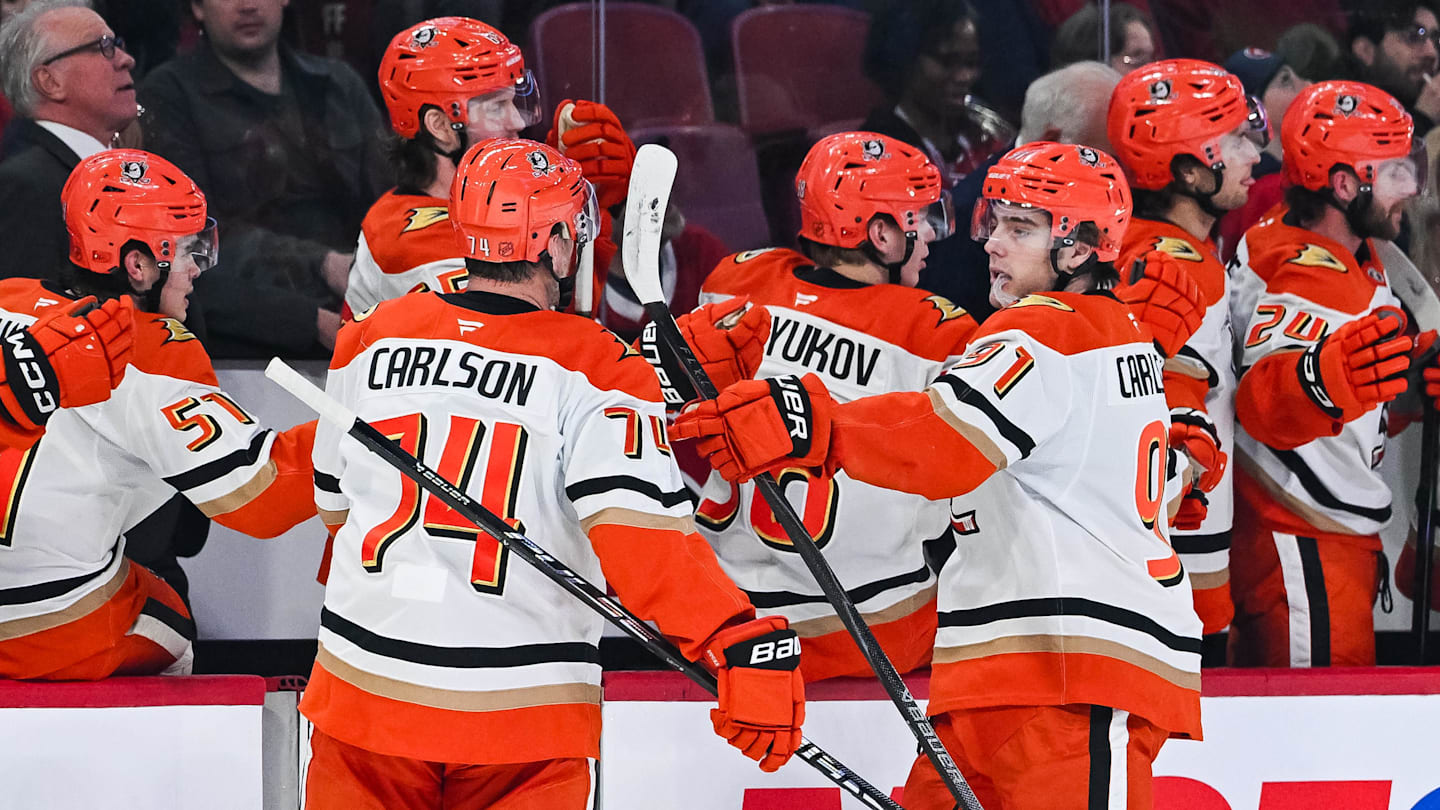 Mar 15, 2026; Montreal, Quebec, CAN; Anaheim Ducks center Leo Carlsson (91) celebrates with his teammates his goal against the Montreal Canadiens during the first period at Bell Centre. Mandatory Credit: David Kirouac-Imagn Images