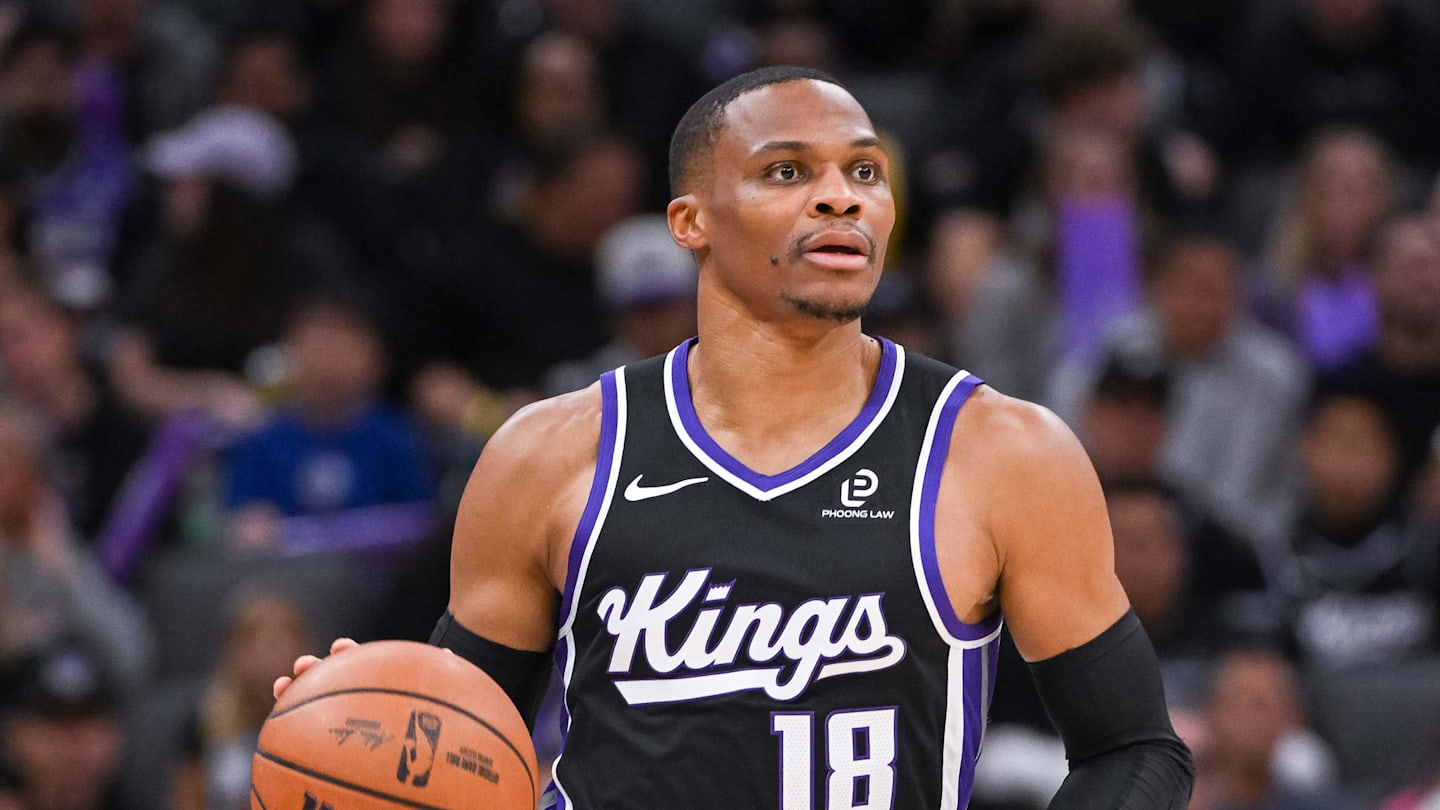Kings List 10 Key Players on Loaded Injury Report vs. Hornets