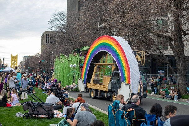 Floats wind through downtown Sacramento during the City of Trees Parade. Seth Patterson, OBSERVER