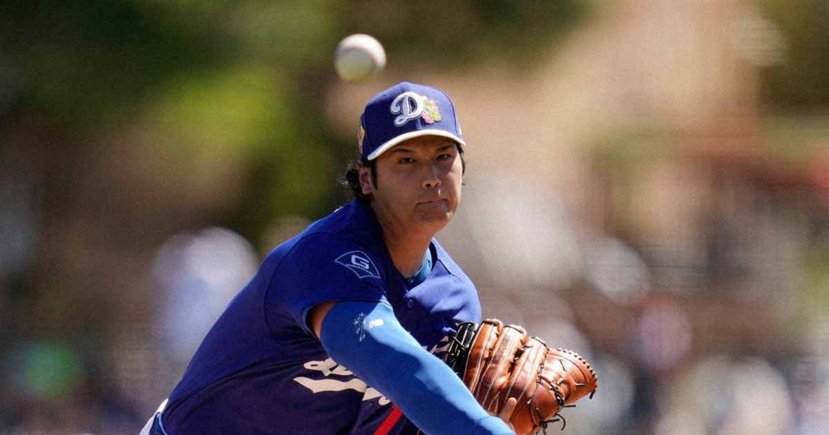 Shohei Ohtani throws 4 1/3 scoreless innings in spring debut on mound for the Los Angeles Dodgers