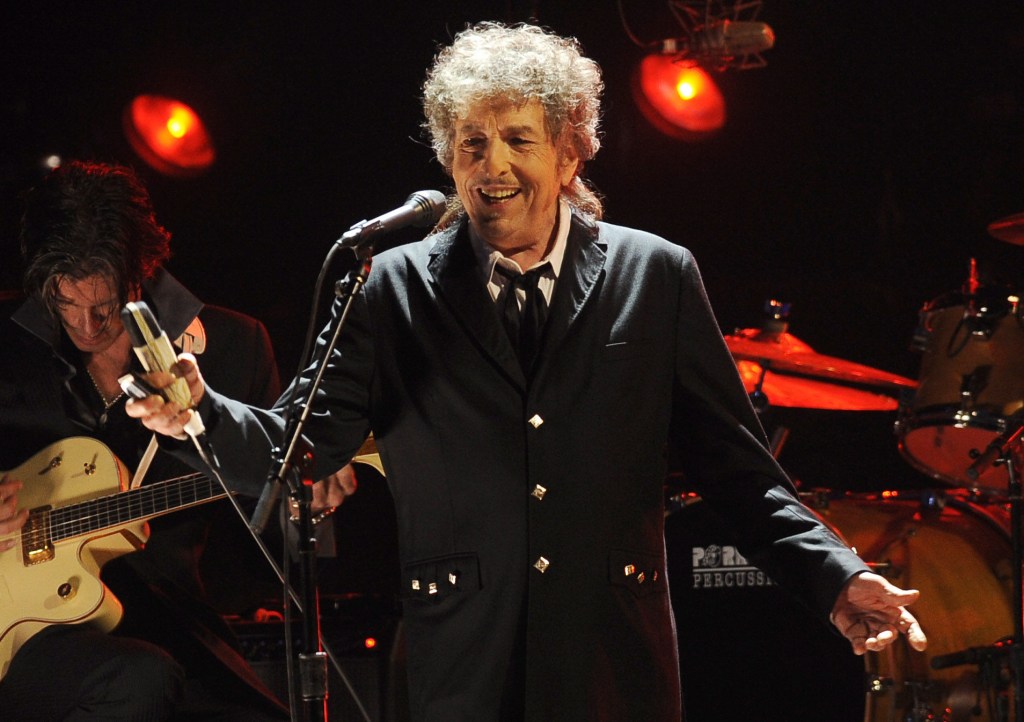 Bob Dylan announces 2026 summer tour, including San Diego. Here are all the dates. – San Diego Union-Tribune