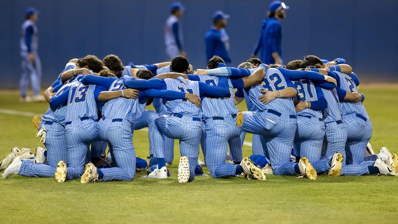 Roadrunners Roll Past Texas Tech, 15-8