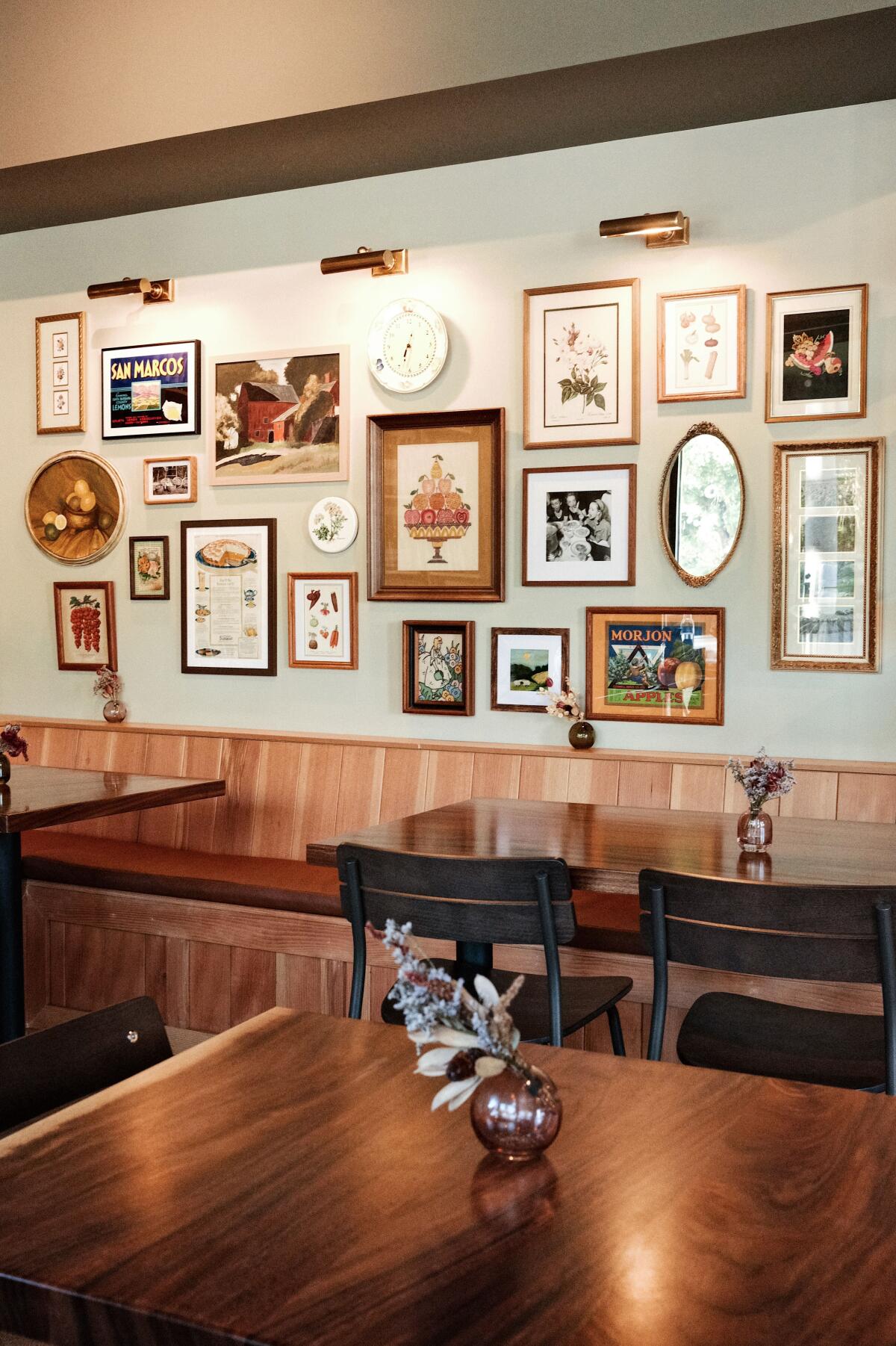 The dining room of Henrietta.