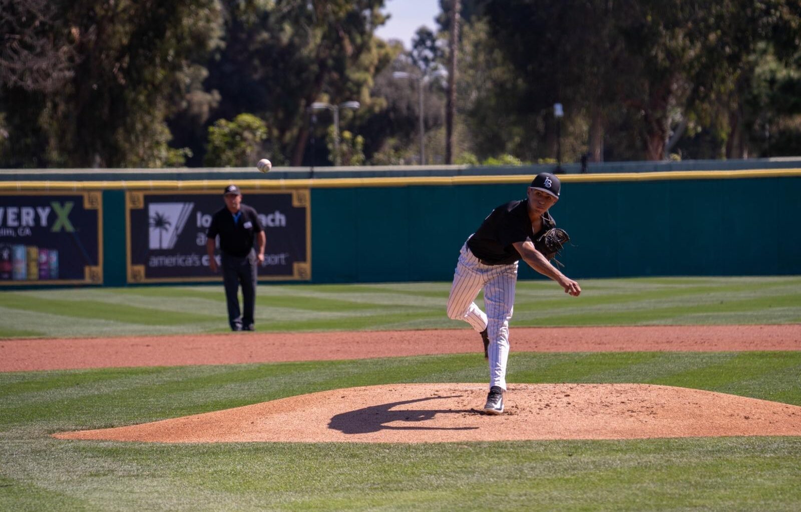 Late Washington State Rally Lifts Cougars Past Dirtbags, 9-7