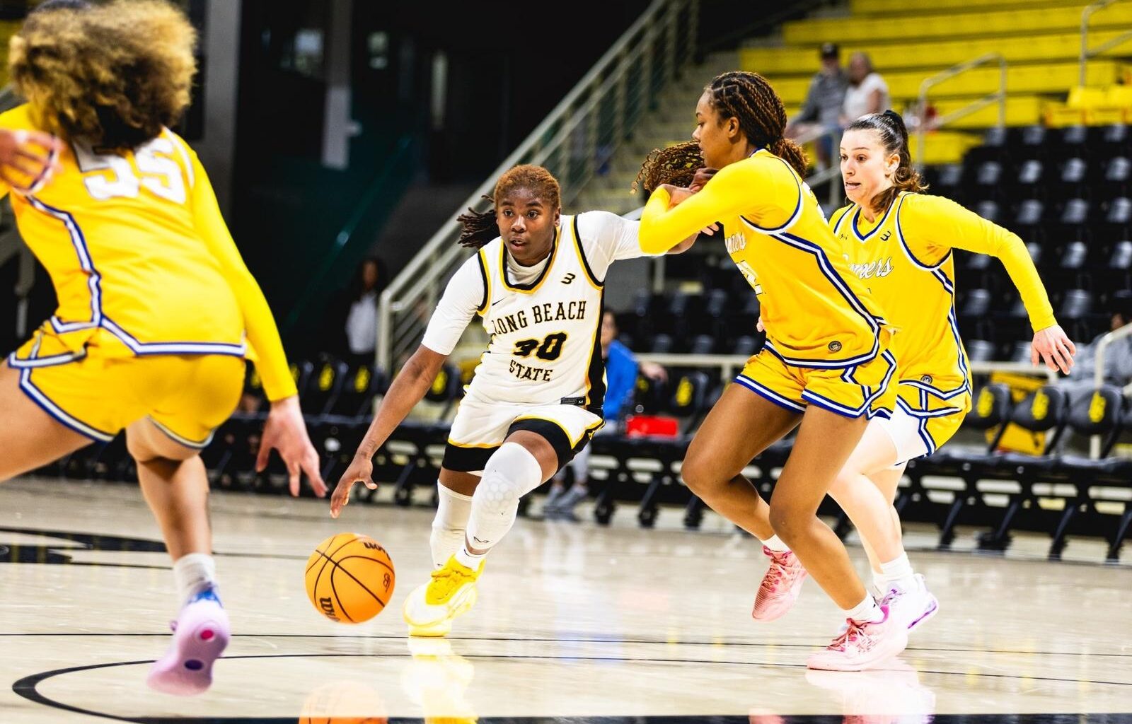 JaQuoia Jones-Brown Named Big West Player of the Week
