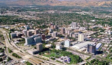 Silicon Valley flexes financial muscle in governor's race and tax battle