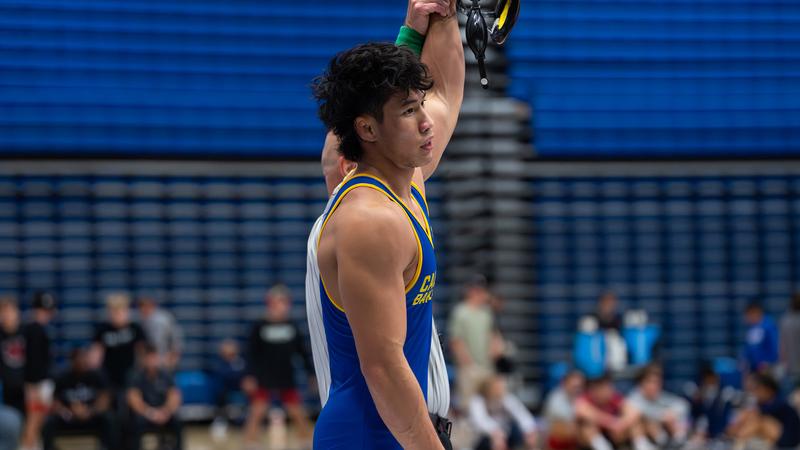 Flores-Che Ready to Trade Singlets for Suits