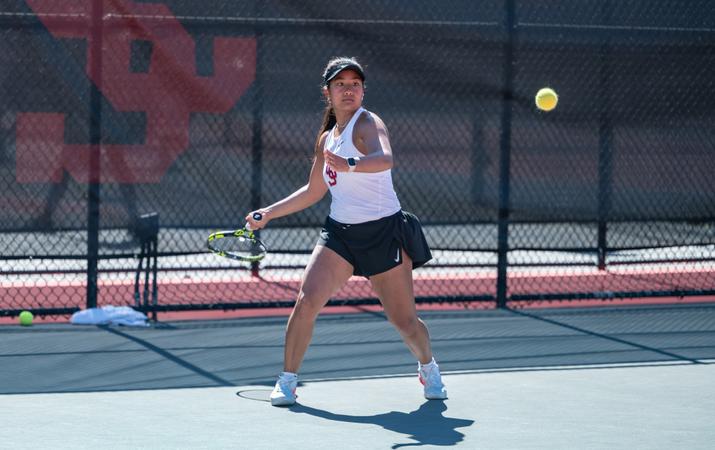 Women's Tennis Narrowly Edged by San José State 4-3