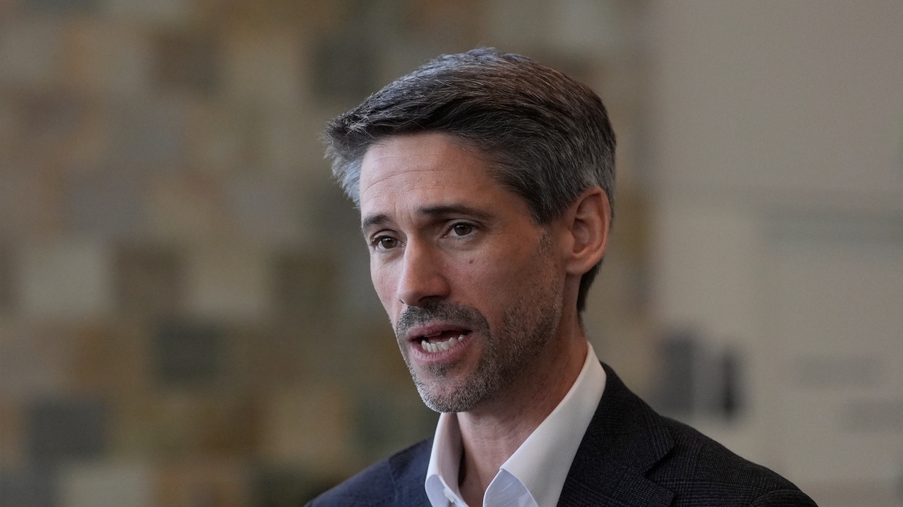 Top California Democrat flops with call for candidates to exit governor's race