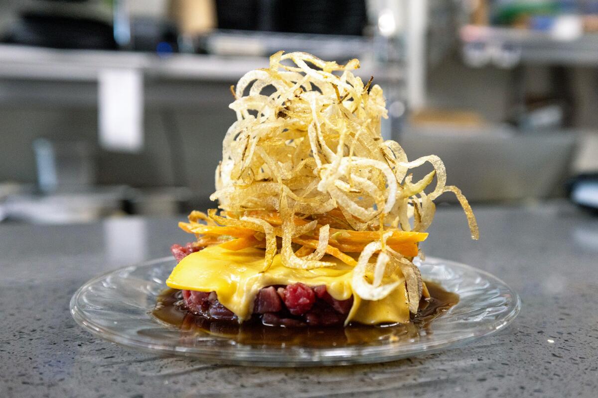 The cheeseburger tartare at restaurant "Evil Cooks" 