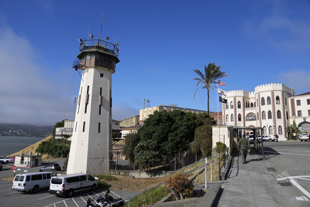 As an Oakland man walked out of San Quentin, police were waiting with a murder warrant