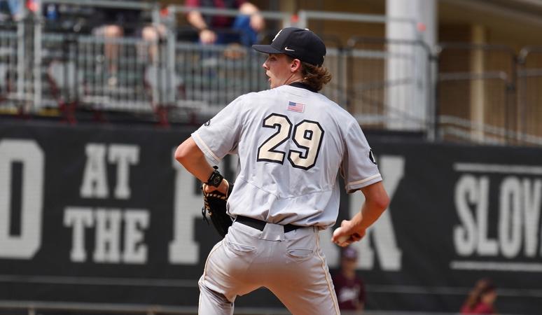 Golden Grizzlies Fall in Series Finale with No. 22 Aggies