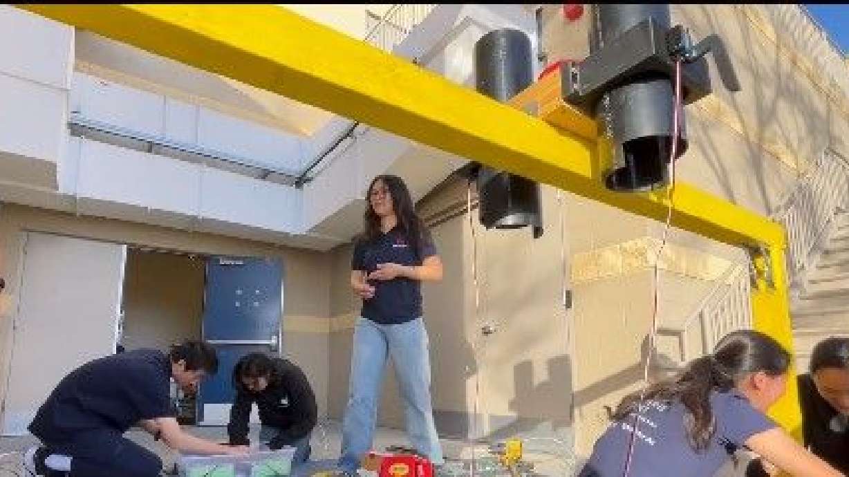 California high school students develop AI wildfire suppression system for global competition