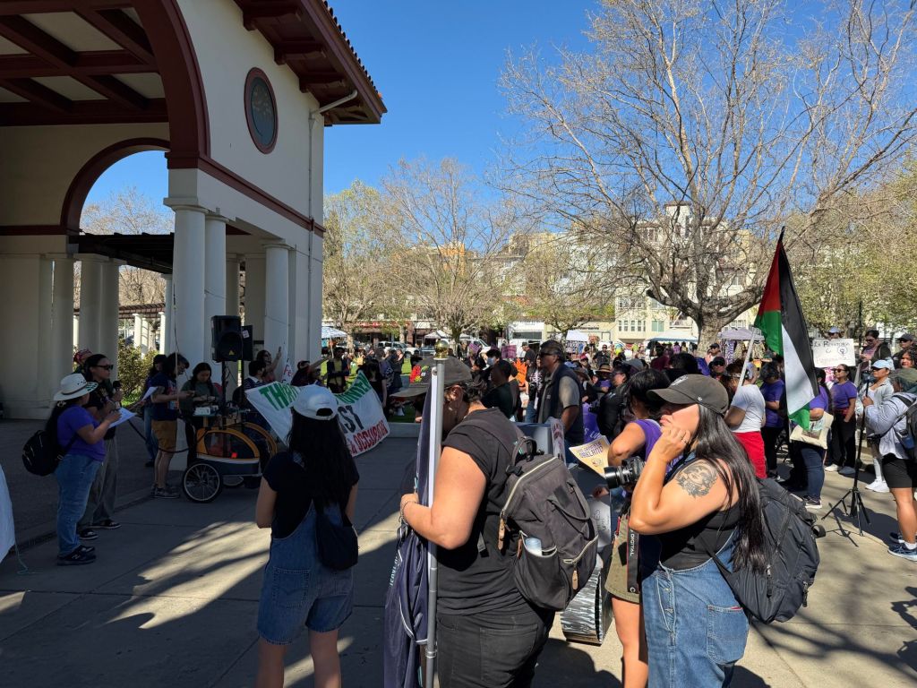 Rally crowds begin gathering for International Women’s Day events – East Bay Times