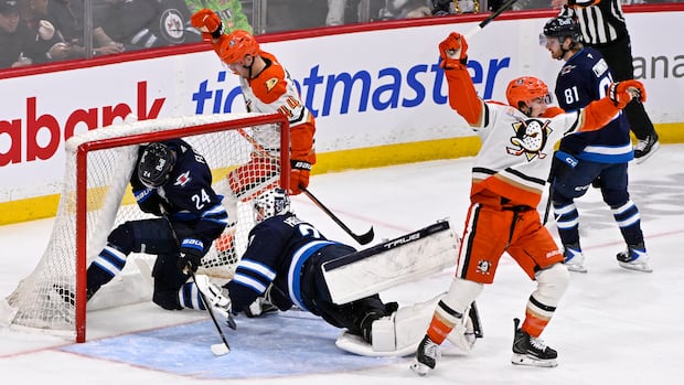 Winnipeg Jets fall 4-1 to Anaheim, snapping winning streak at 3 games