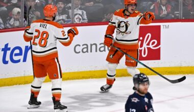 Ducks use 2nd-period flurry to topple Jets – Orange County Register