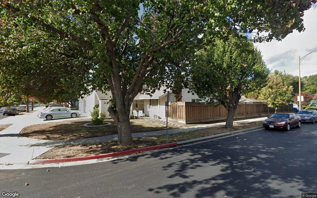 Avenida Arboles 377 - Google Street View