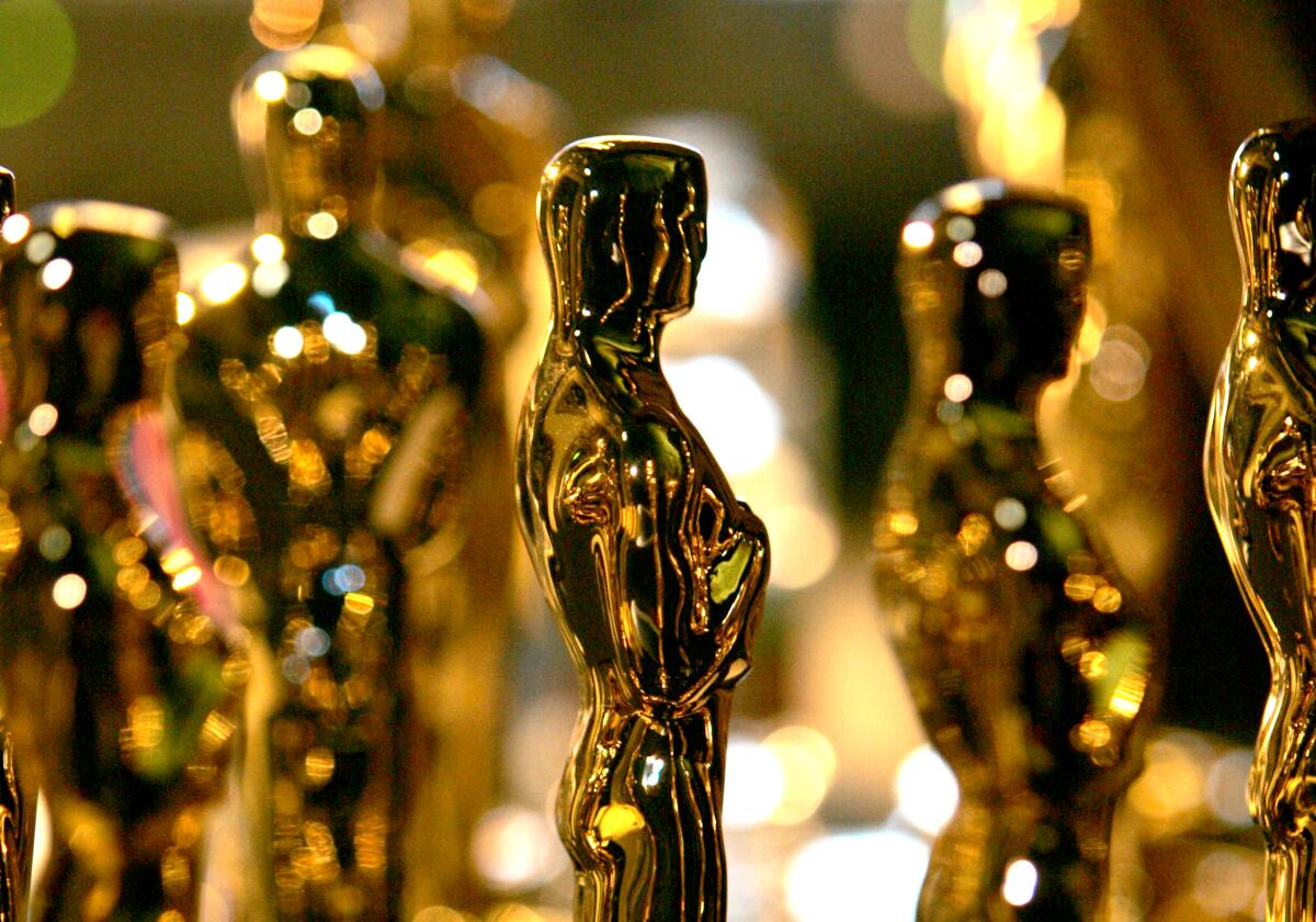 Oscar statues 77th Annual Academy Awards