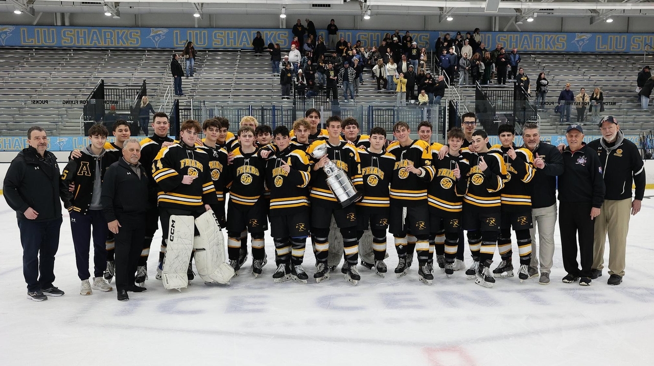 St. Anthony's beats Long Beach to win second annual Long Island ice hockey championship