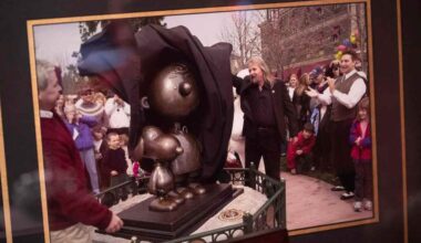 Stan Pawlowski celebrates his sculpture of ‘Peanuts’ pals – Press Telegram