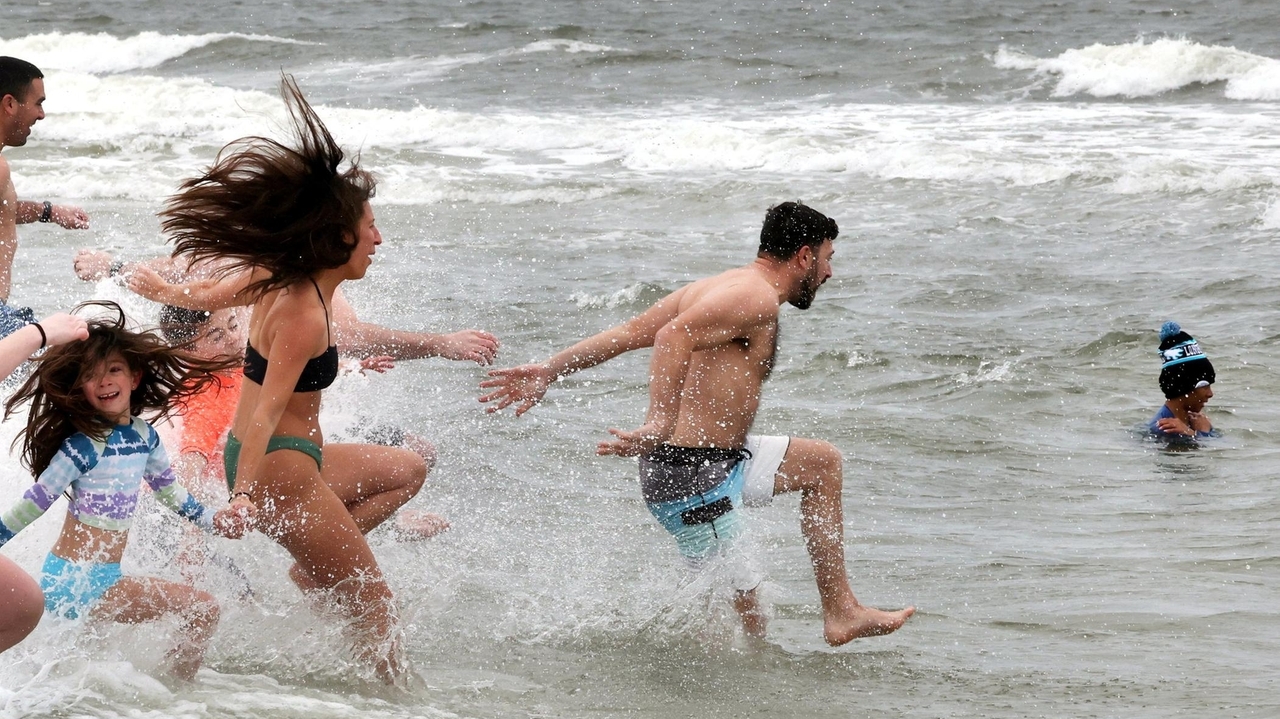 Long Beach Polar Bear Splash for Make-A-Wish returns after chilly postponement