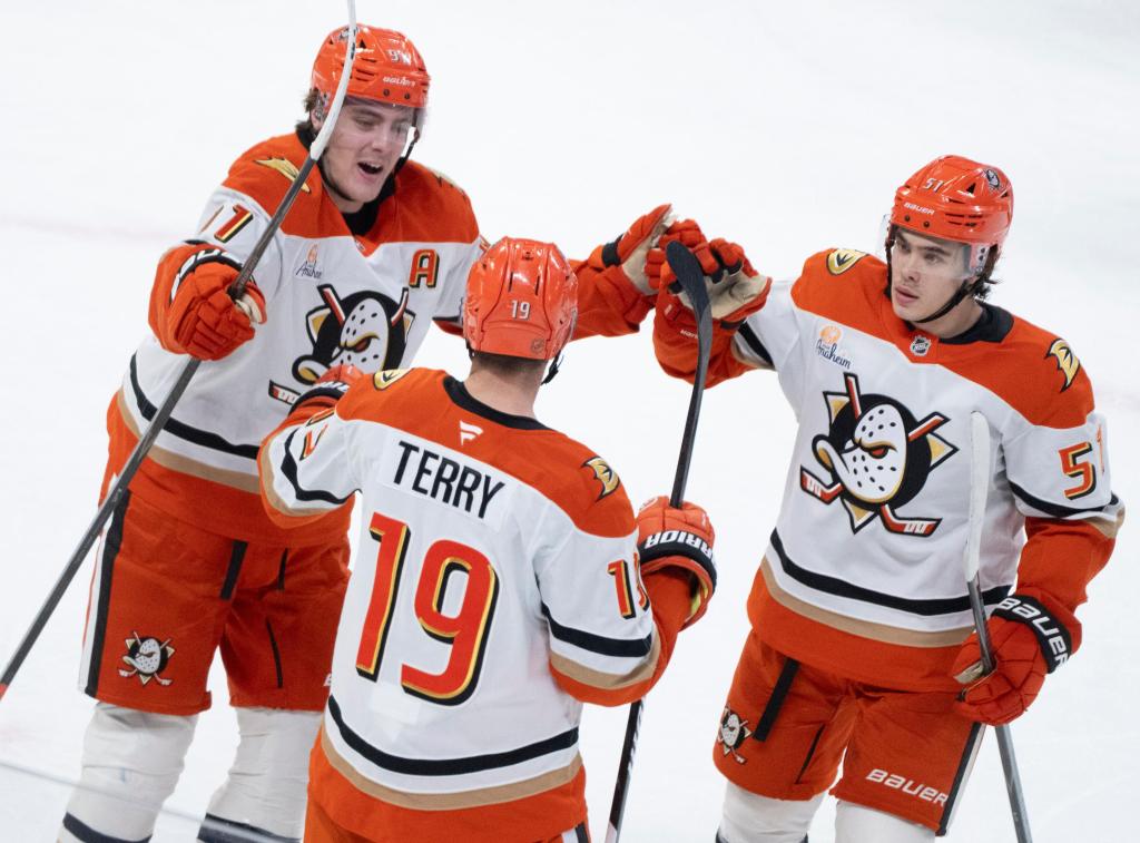 Cutter Gauthier breaks late tie in Ducks’ victory over Canadiens – Orange County Register