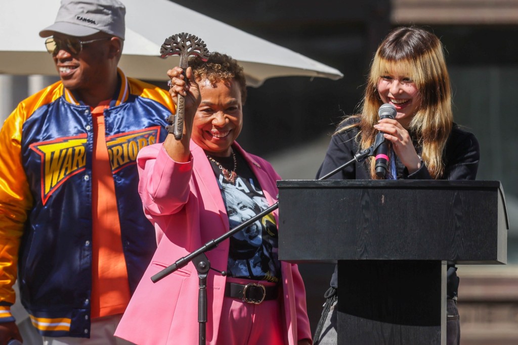 A good week for Alysa Liu, a bad week for Matt Mahan