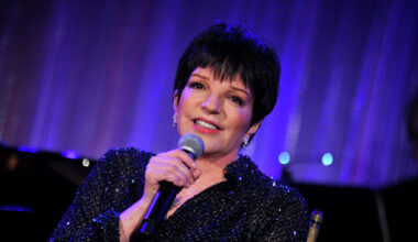 Liza Minnelli performs at the Dramatists Guild Fund's 50th Anniversary Gala Honoring John Kander at Mandarin Oriental Hotel on June 3, 2012 in New York City.