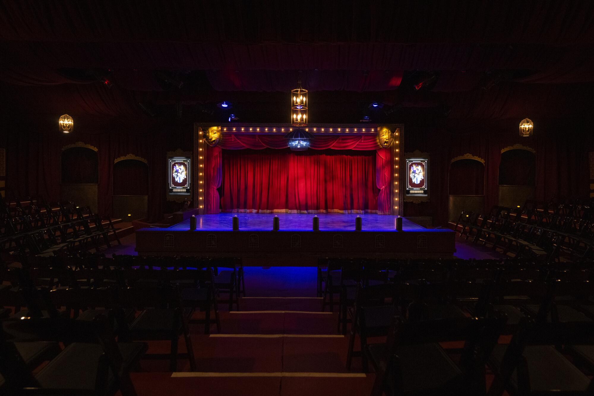 The Bird Cage Theatre at Knott's Berry Farm now has a properly enclosed roof and air conditioning.