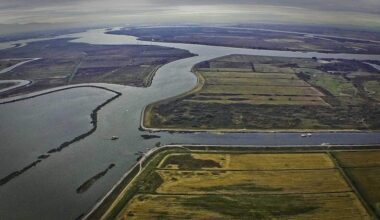 California lawmakers back $300 million plan to upgrade levees