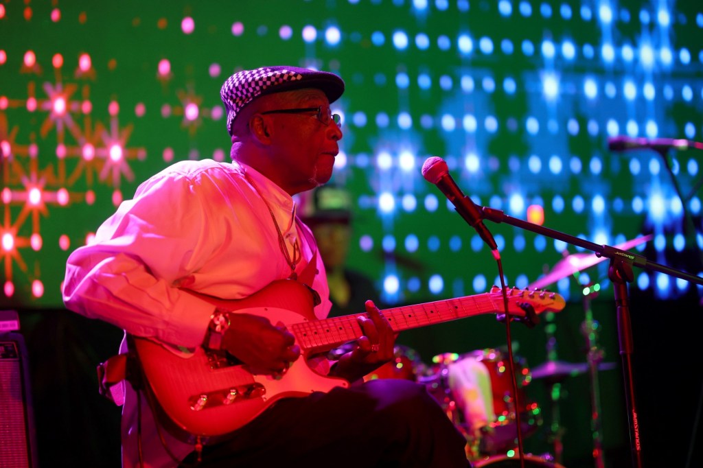 Bay Area blues music artists unite for benefit concert in Oakland